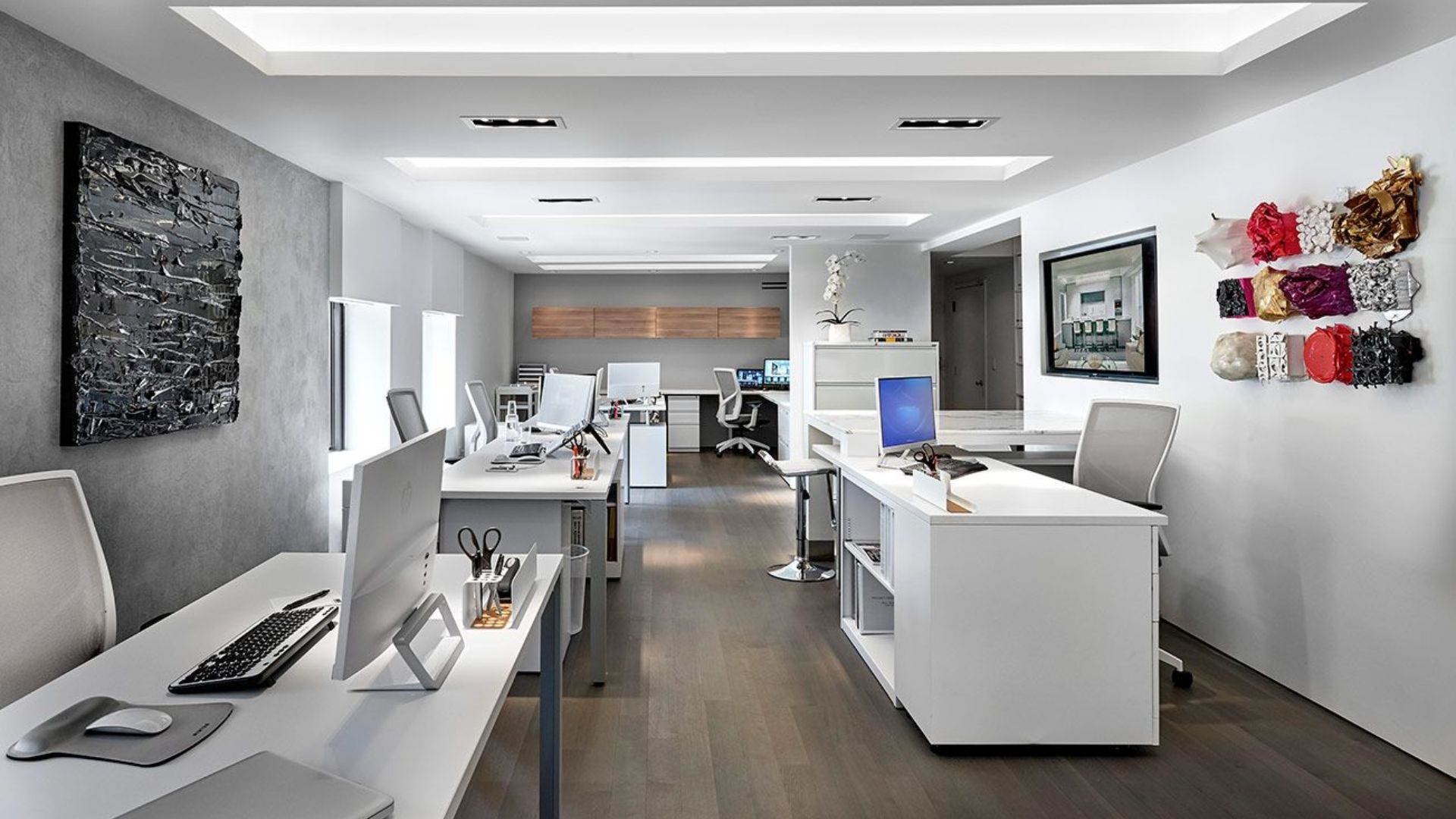 What are the Best Office Interior for Small Spaces
